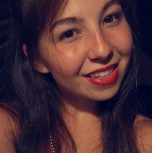 Meet your Posher, Hollee